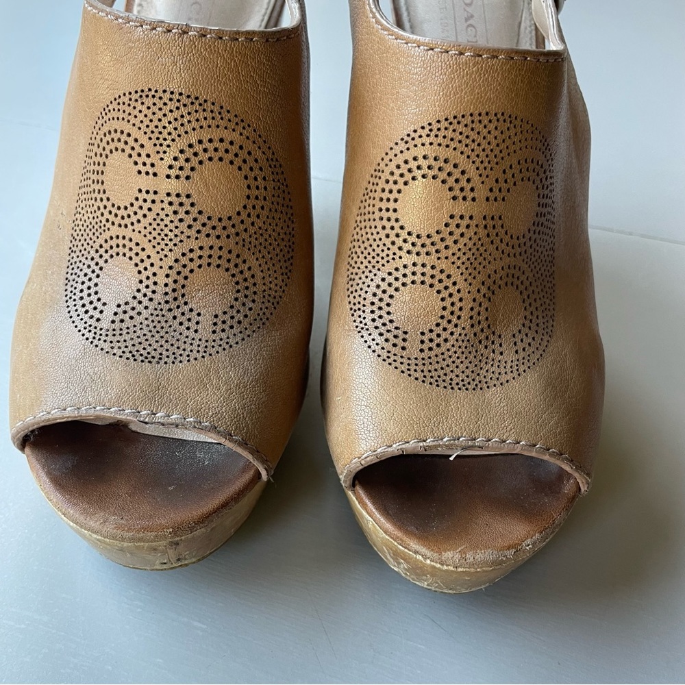 Coach Jade Logo Wedge - Tan - Size 7 - Picture 2 of 6